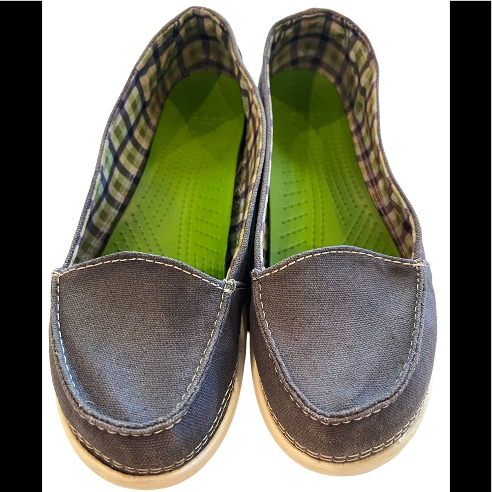 CROCS, GRAY CANVAS SLIP ONS WITH WHITE BOTTOMS, WOMEN’S SIZE 8